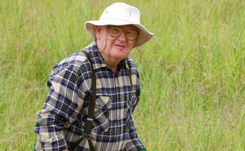 62-year-old Col Griffiths was keen to help clean up Australia. 62-year-old Col Griffiths was keen to help clean up Australia.